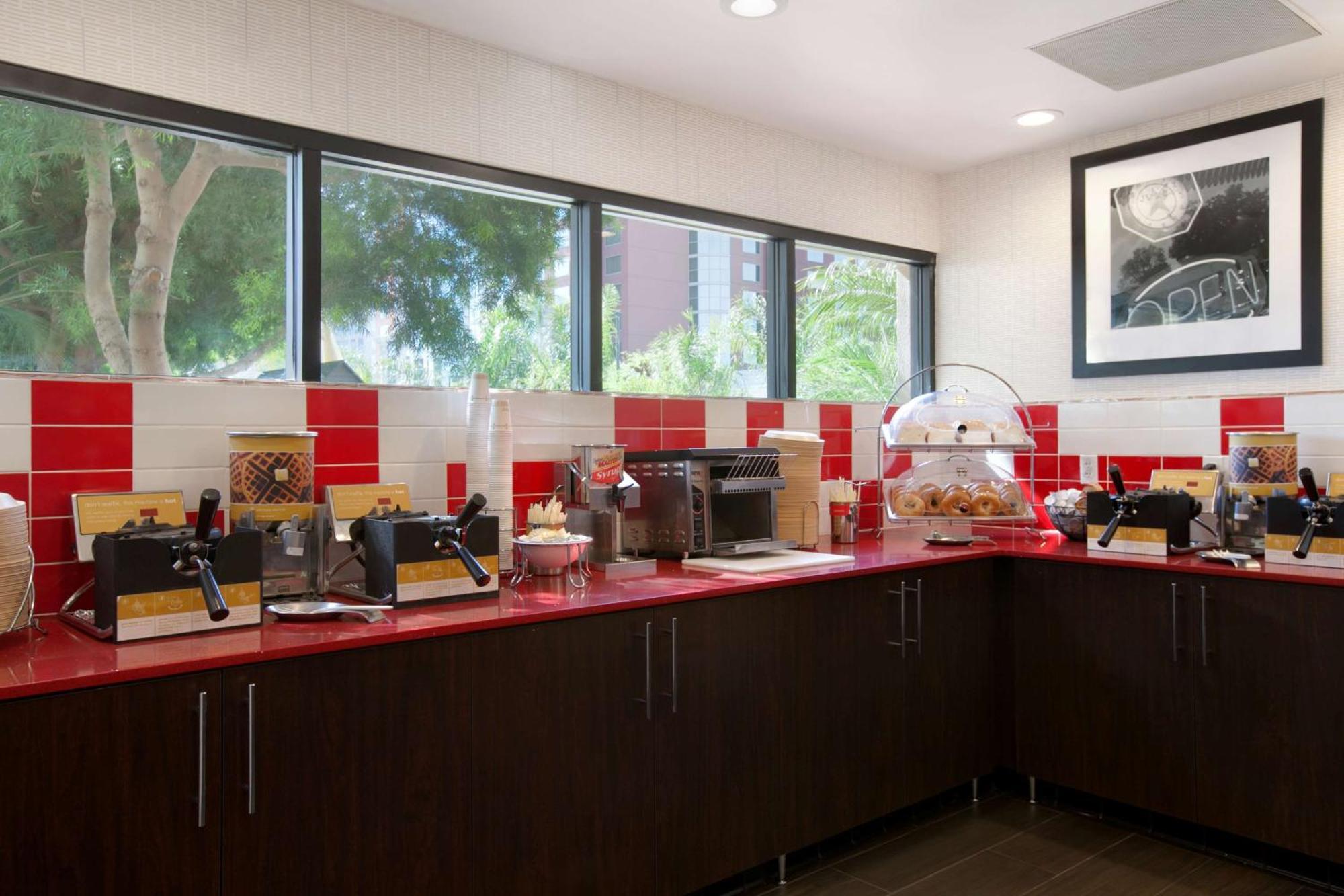 Hampton Inn & Suites Anaheim Garden Grove Esterno foto